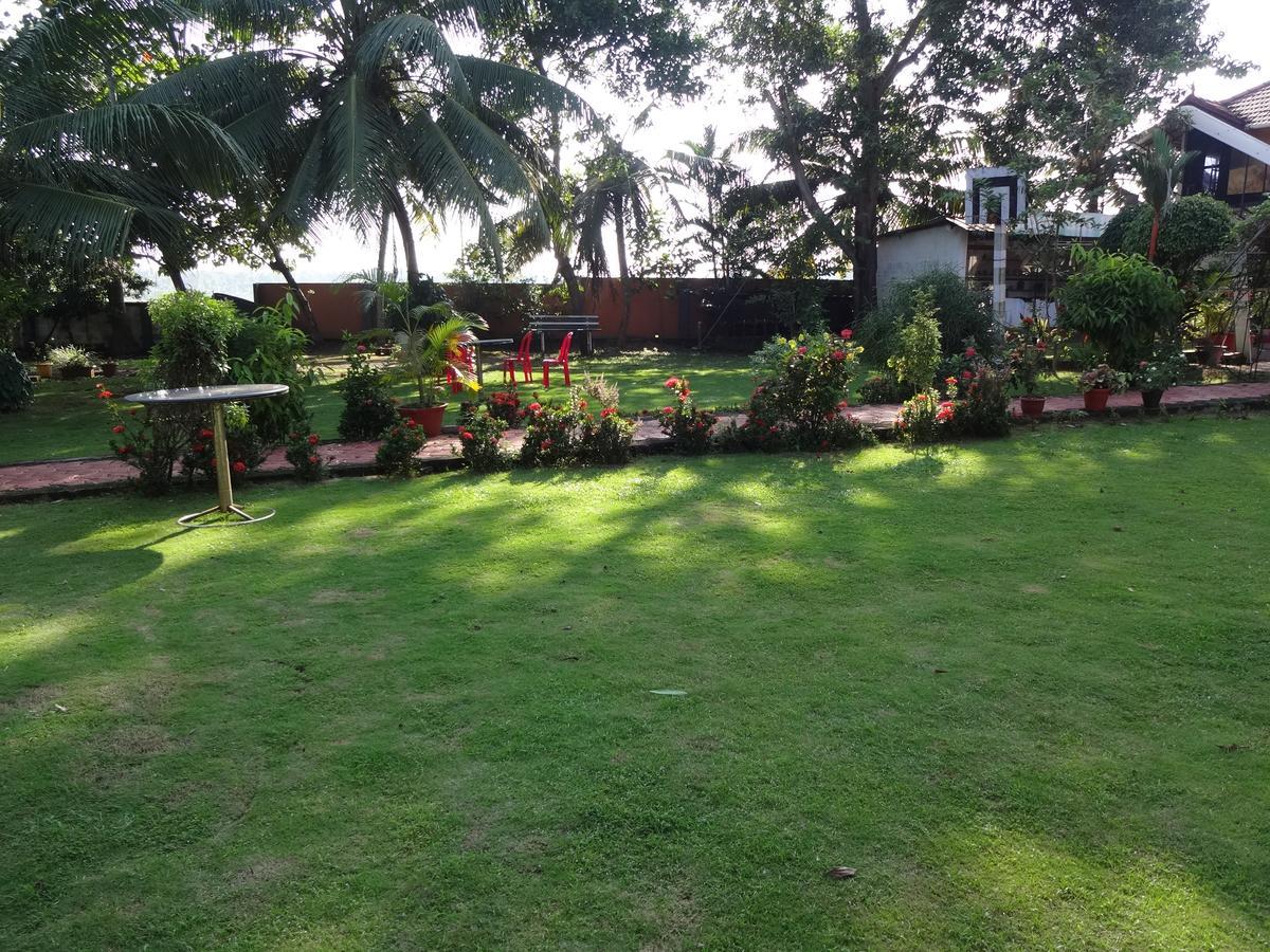 Royal Riviera Hotel Kumarakom Bagian luar foto