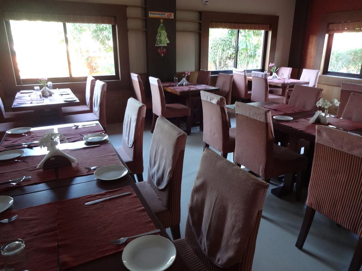 Royal Riviera Hotel Kumarakom Bagian luar foto
